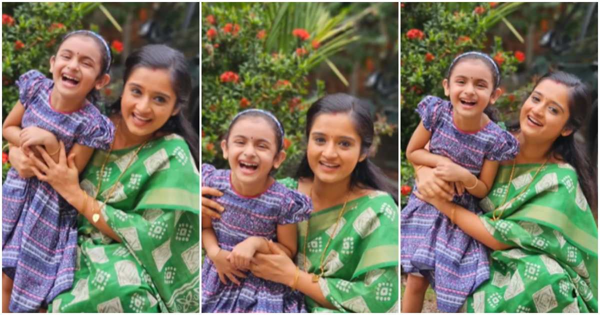 Santhwanam serial Anjali Devutty cute smile moments