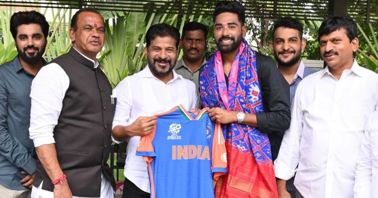 Mohammed Siraj rewarded with residential plot and job by Telangana government